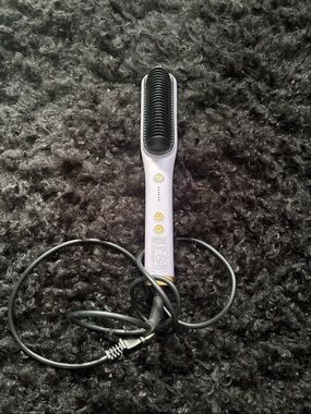 Electric Hair Straightening Brush in Lilac and Black